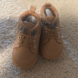 Soft bottom boy boots